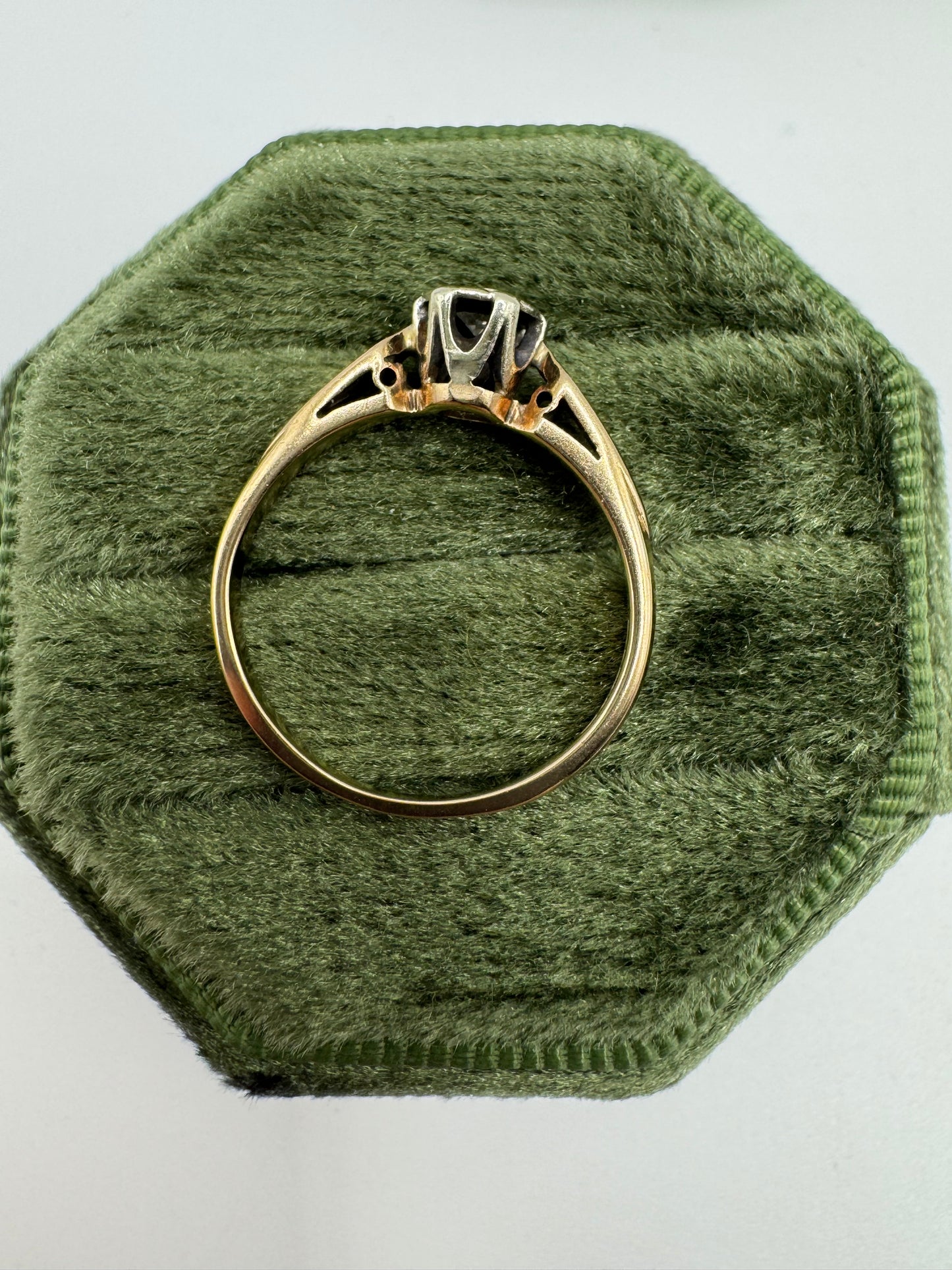 9ct gold diamond ring