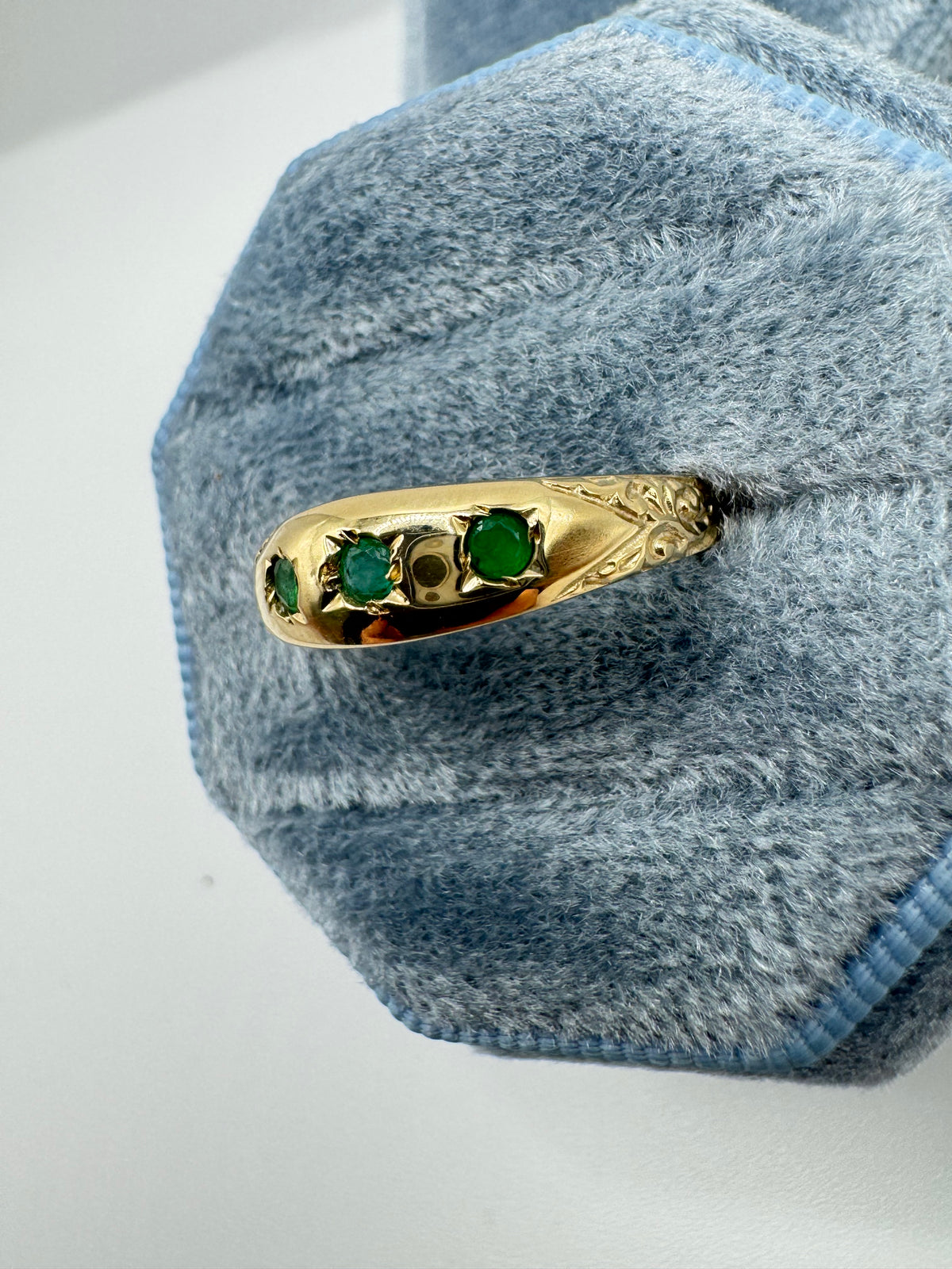 9ct gold engraved emerald gypsy ring