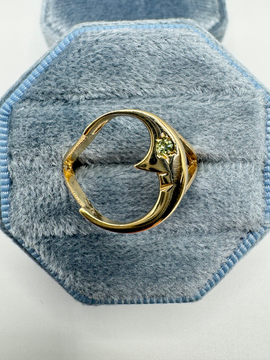 9ct gold peridot moon ring