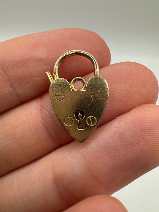 9ct gold padlock 13