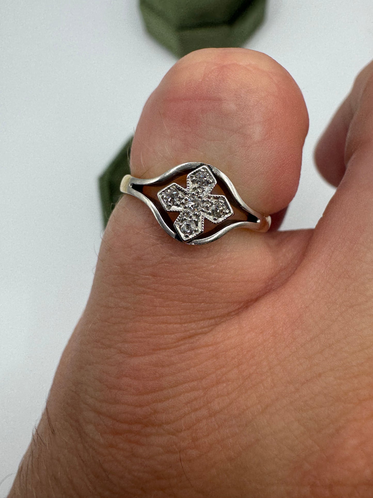 18ct gold diamond ring