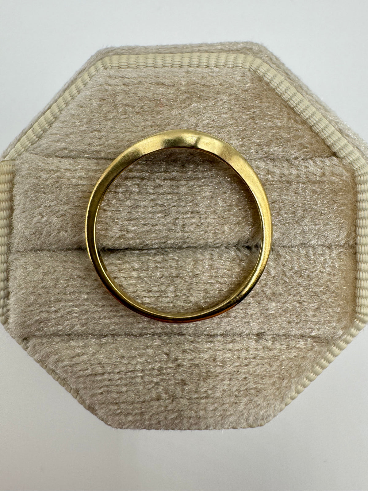 9ct gold shaped wishbone ring