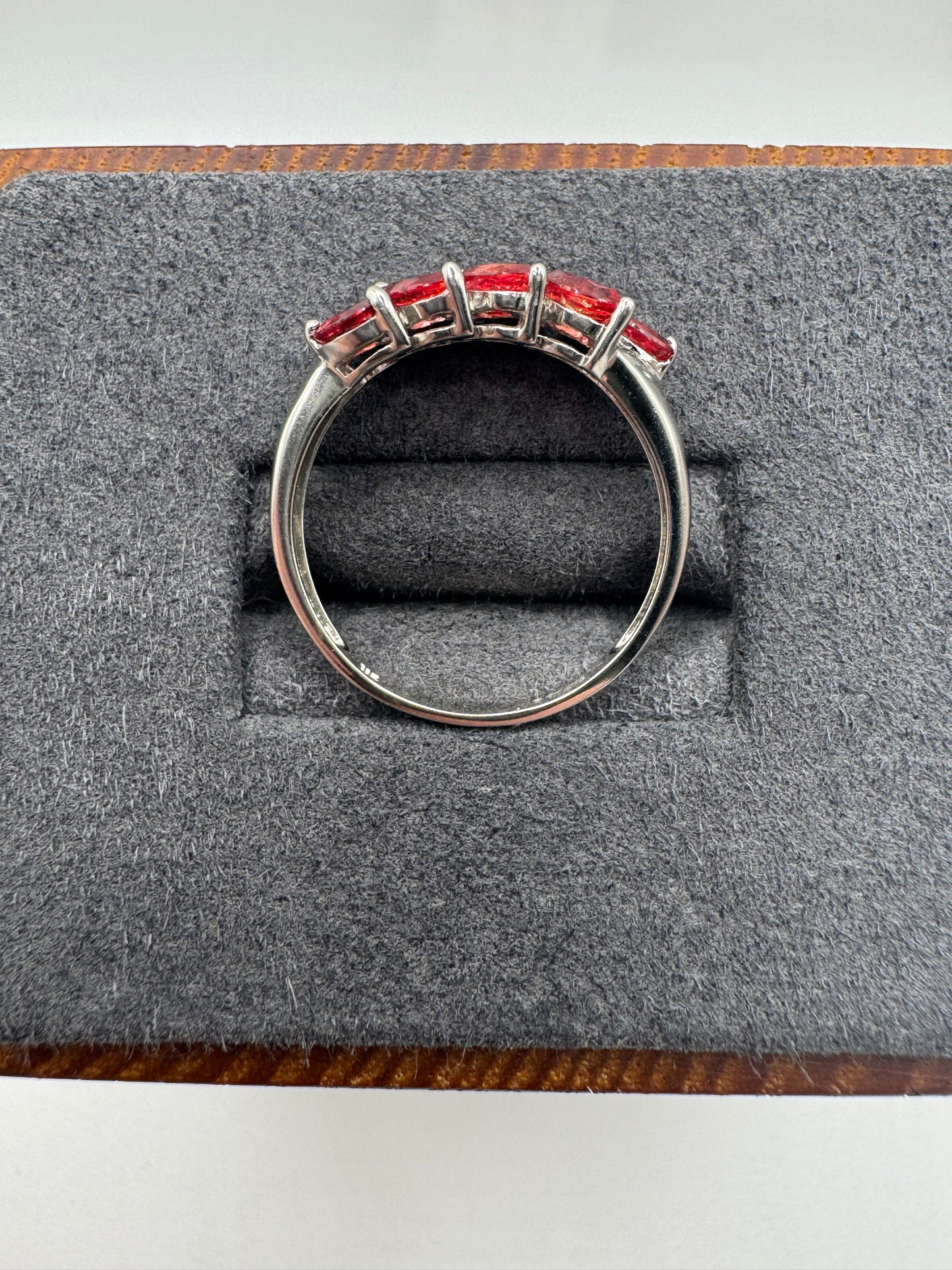 9ct white gold sapphire cluster ring
