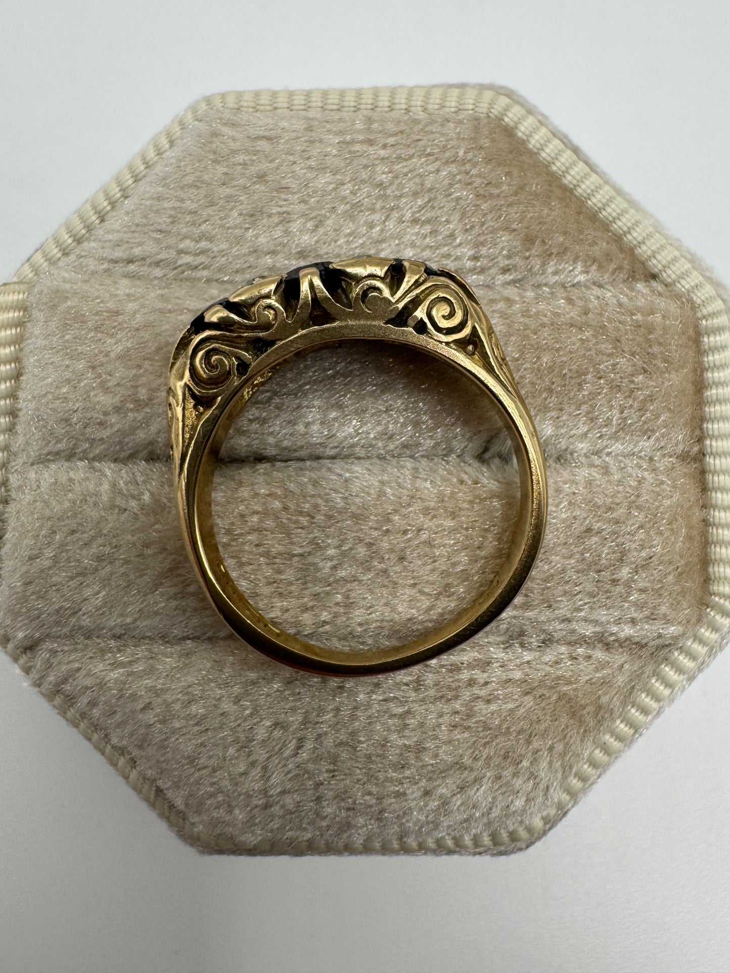 9ct gold sapphire and diamond ring