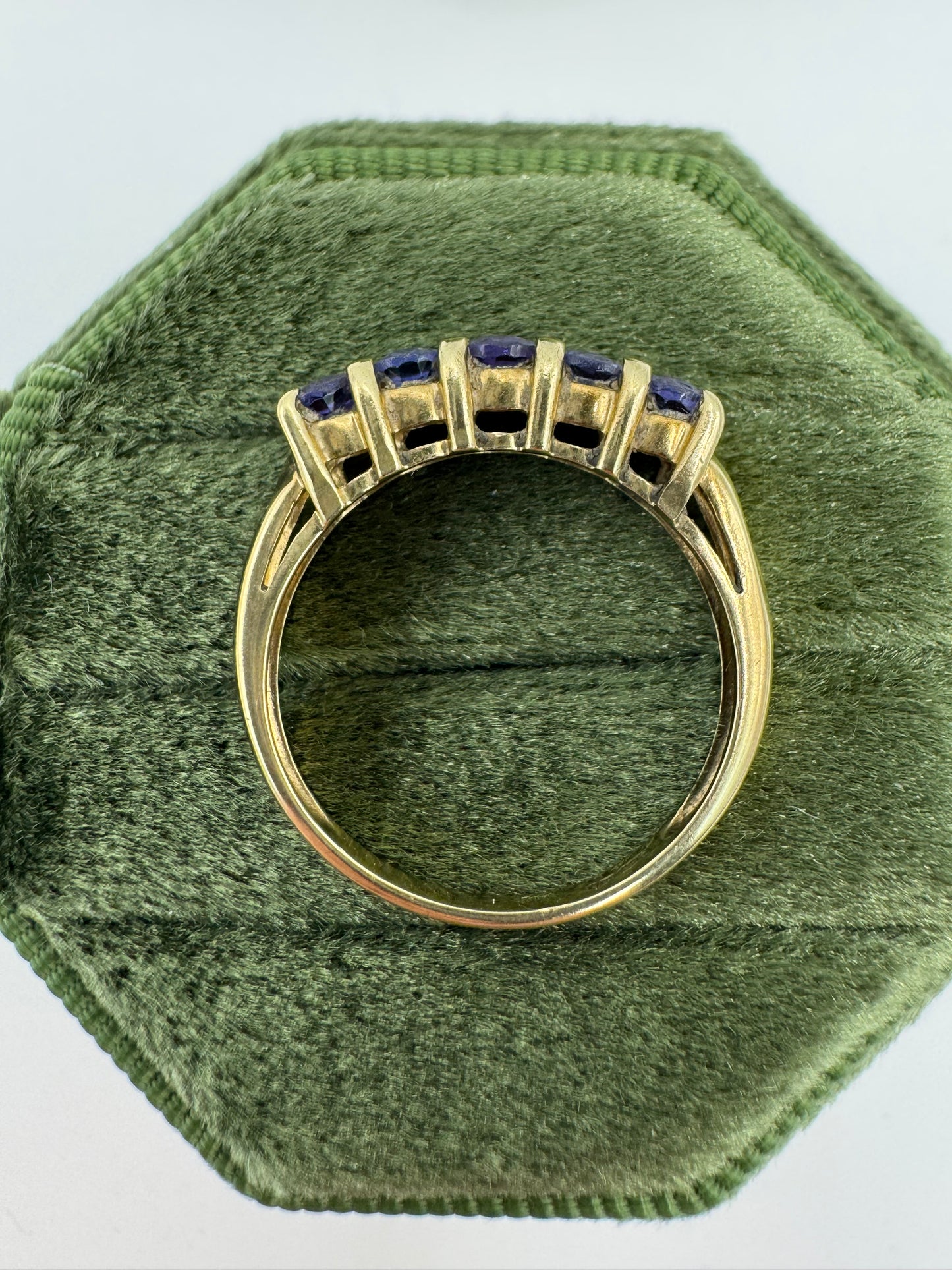9ct gold tanzanite ring