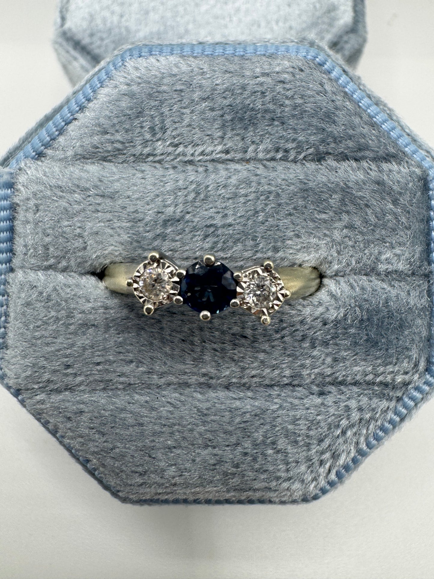 9ct gold sapphire and diamond ring