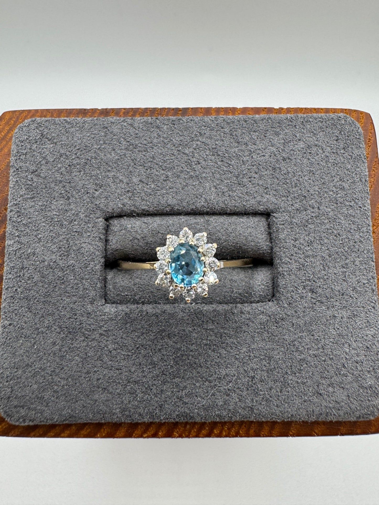 9ct gold topaz and cz ring