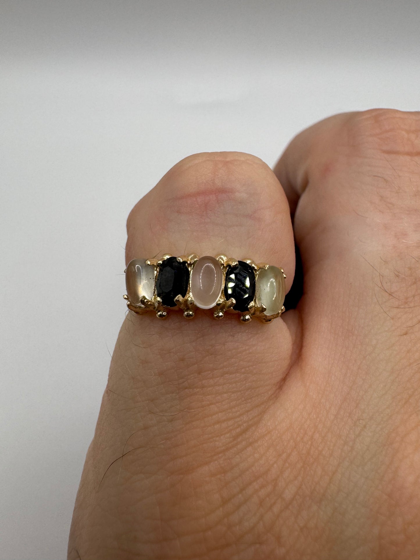 9ct gold moonstone and sapphire ring