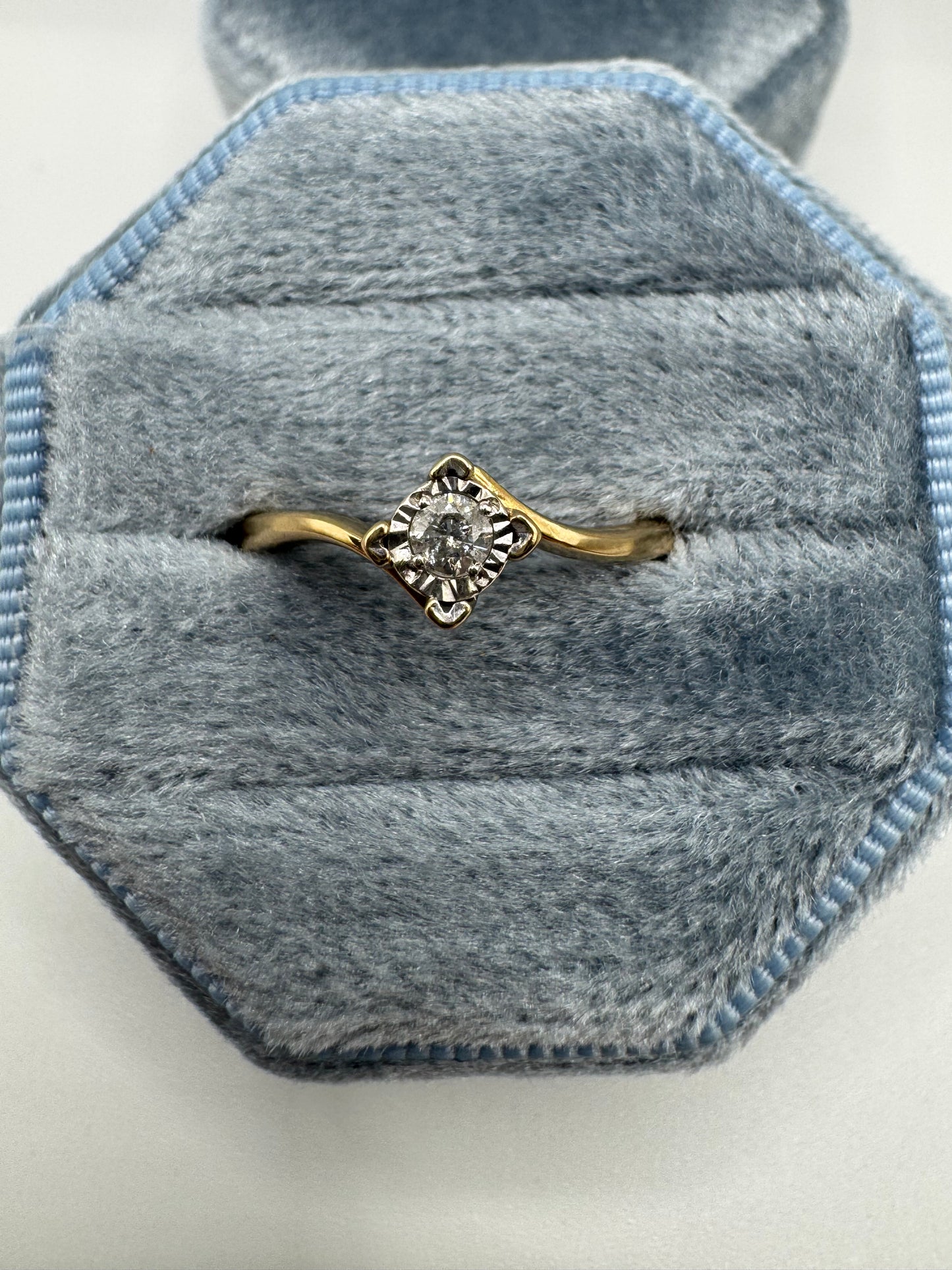 9ct gold diamond ring