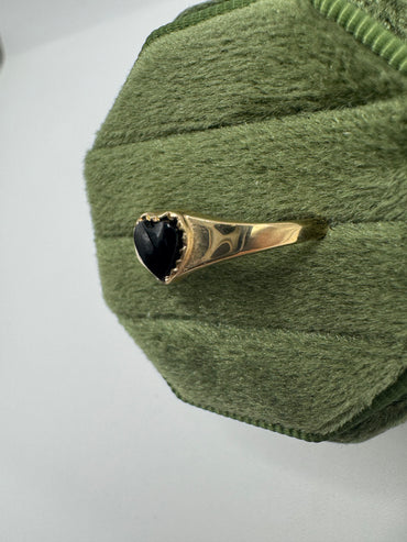 9ct gold onyx heart signet ring