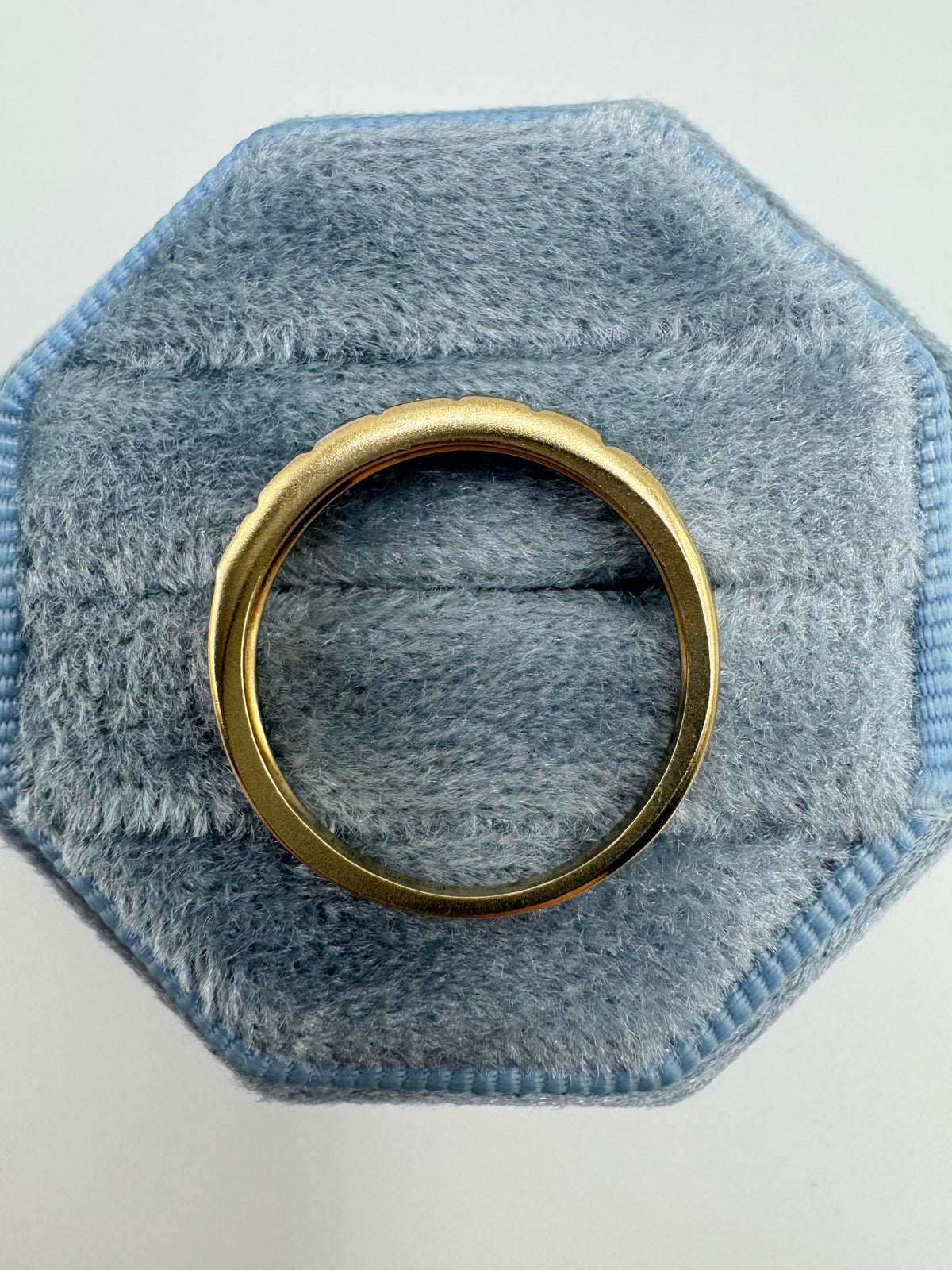 9ct gold diamond ring