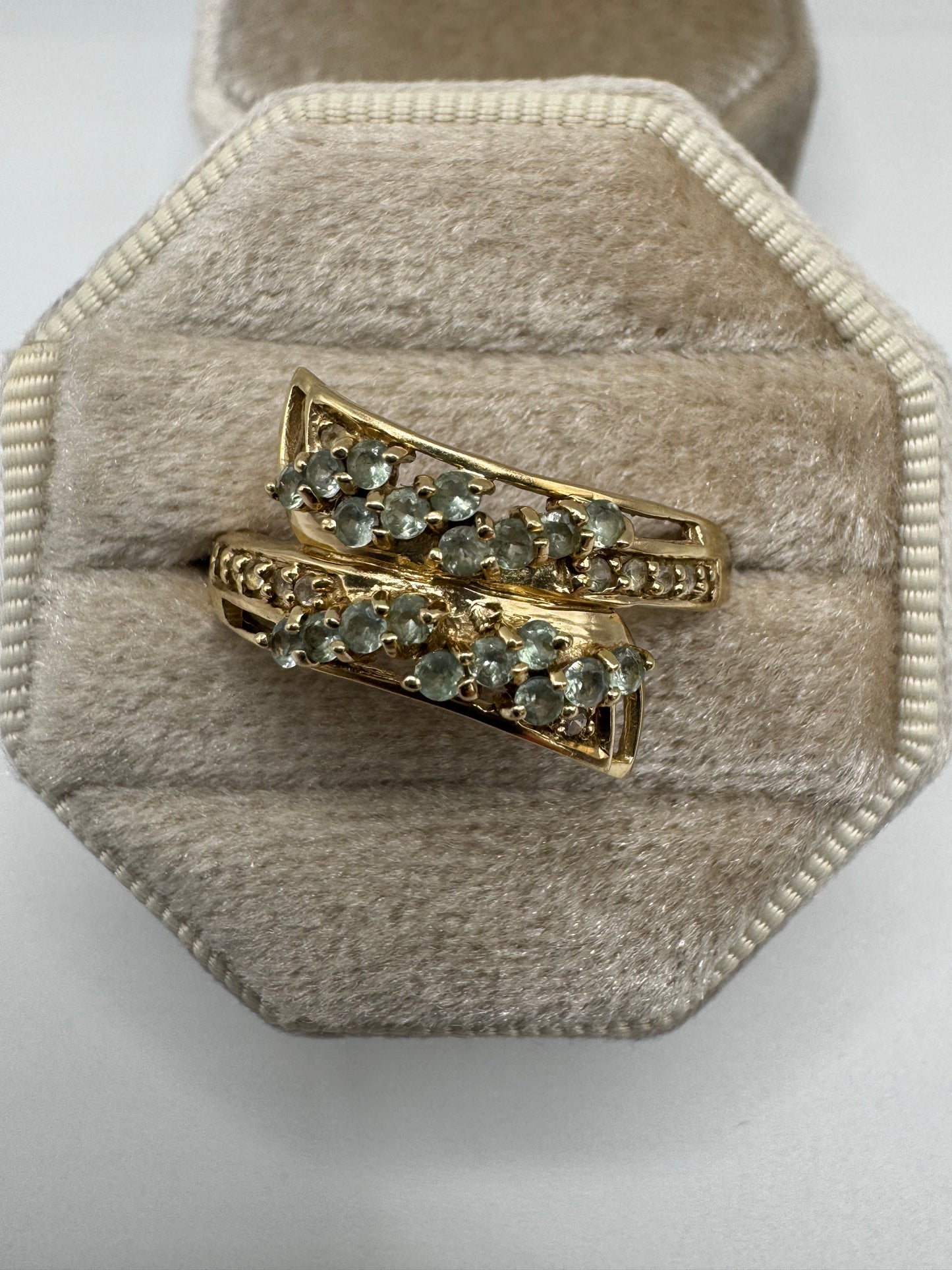 9ct gold alexandrite and zircon ring