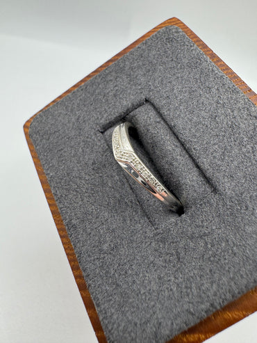9ct white gold diamond wishbone ring