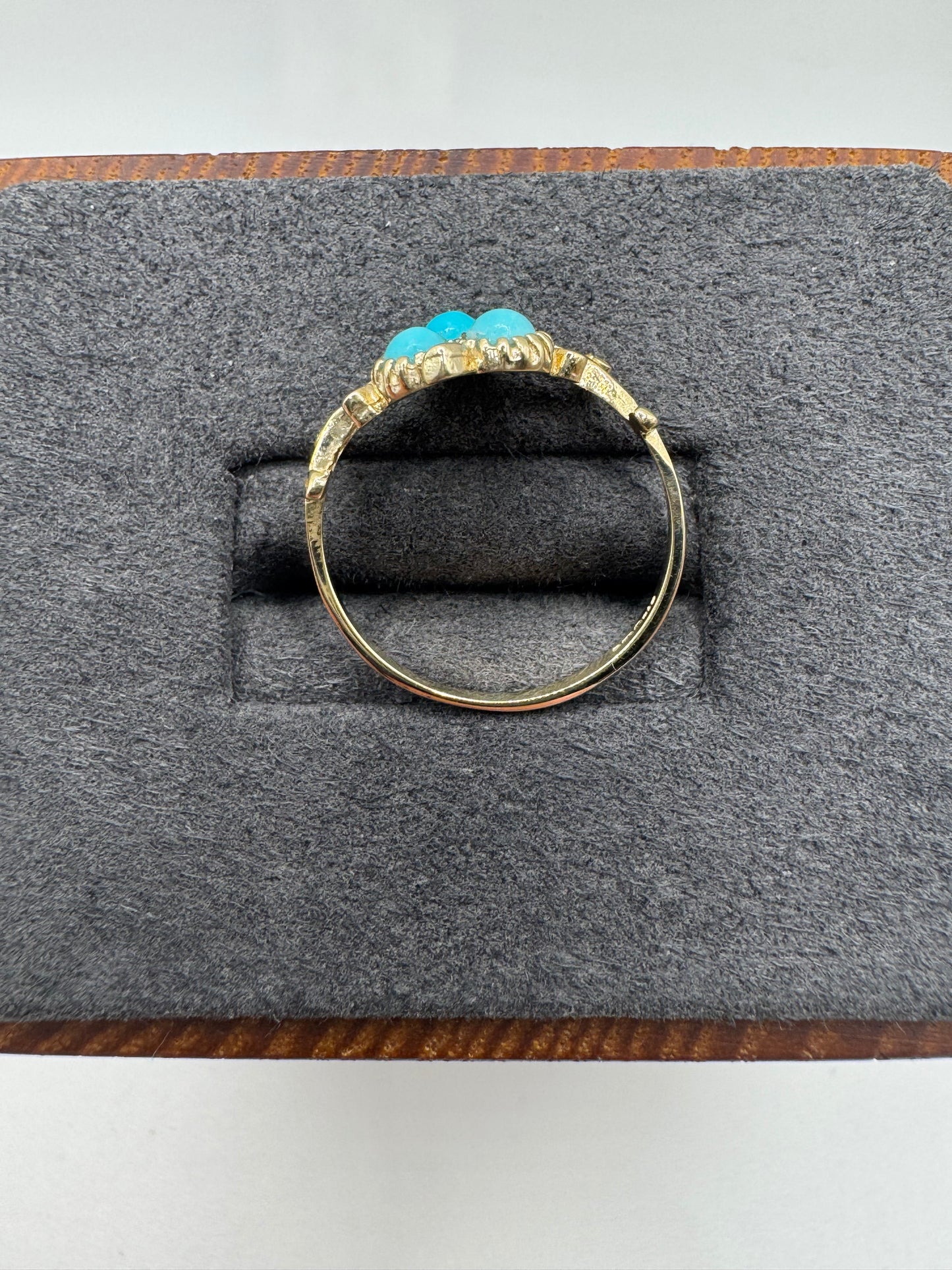 9ct gold turquoise clover ring