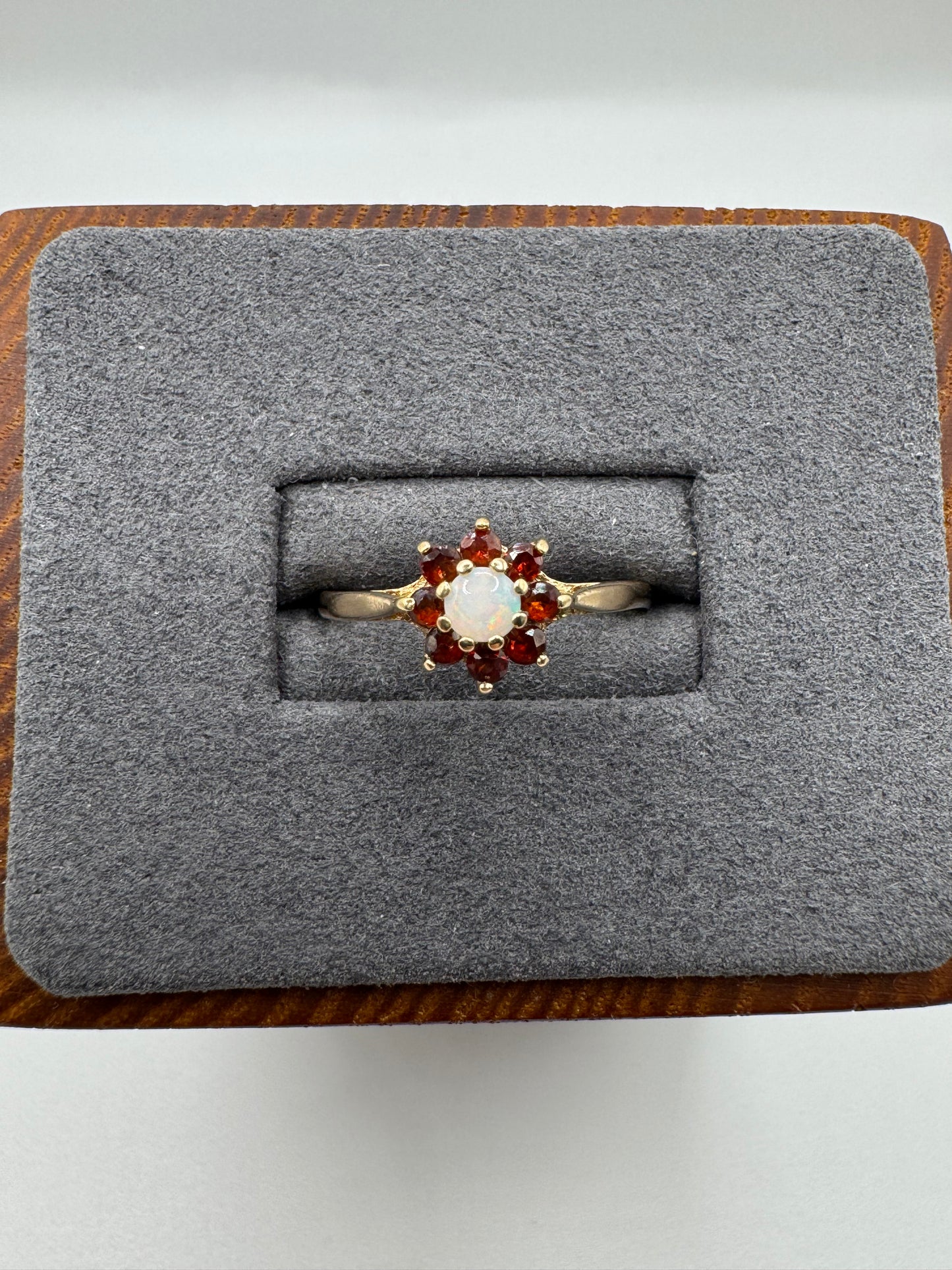 9ct gold opal and garnet ring