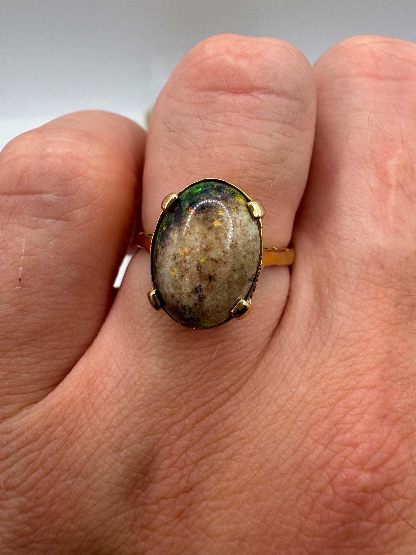 9ct gold boulder opal ring