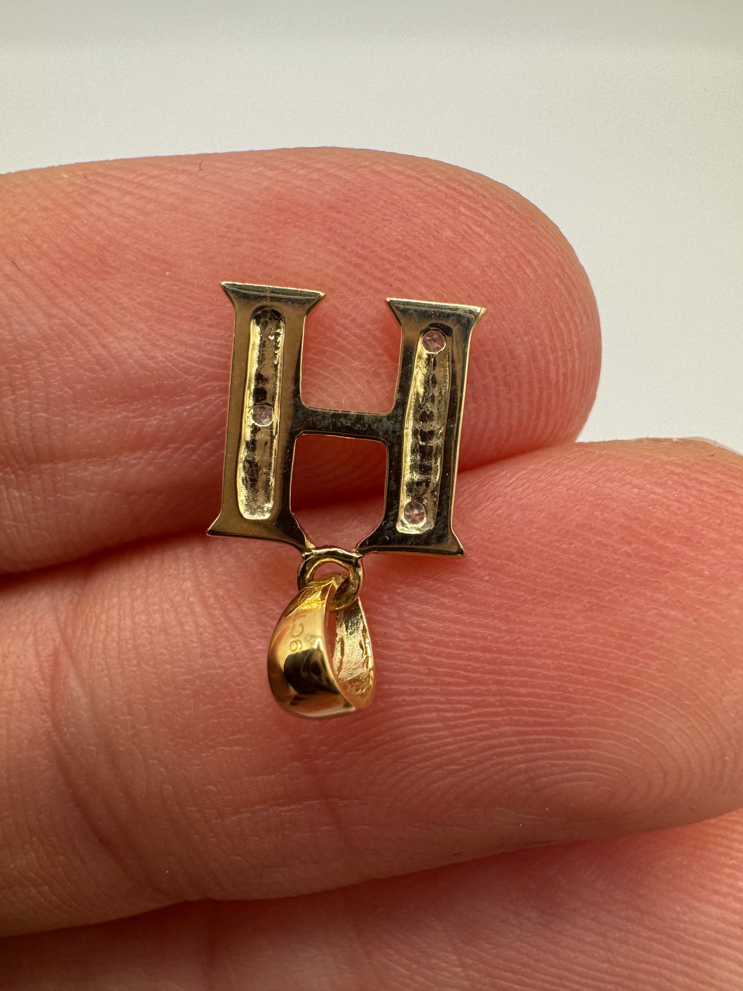 9ct gold diamond initial H pendant