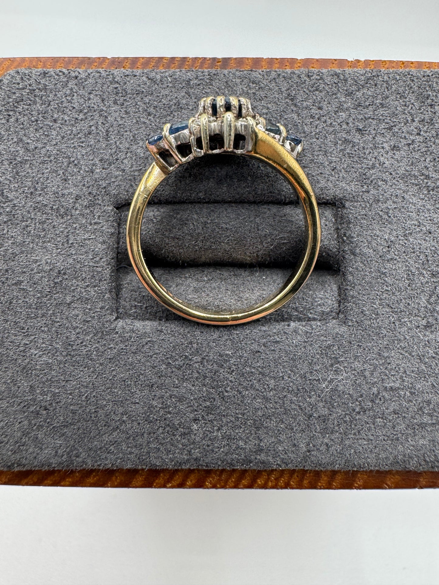9ct gold sapphire and diamond cluster ring
