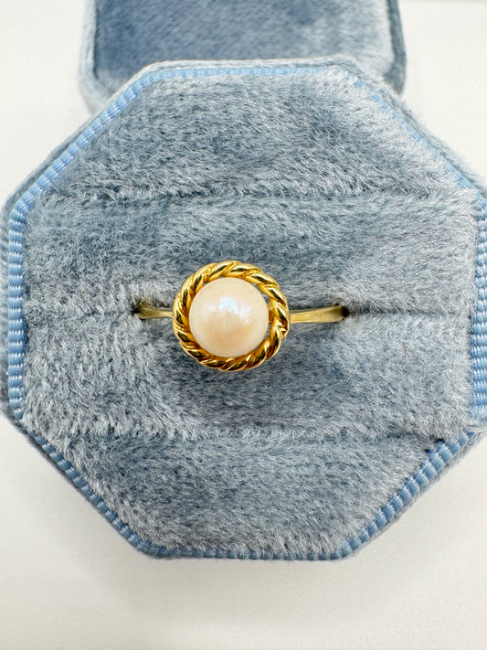 9ct gold pearl ring