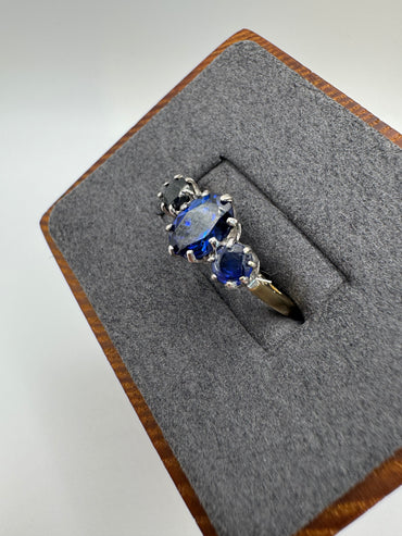9ct gold kyanite ring