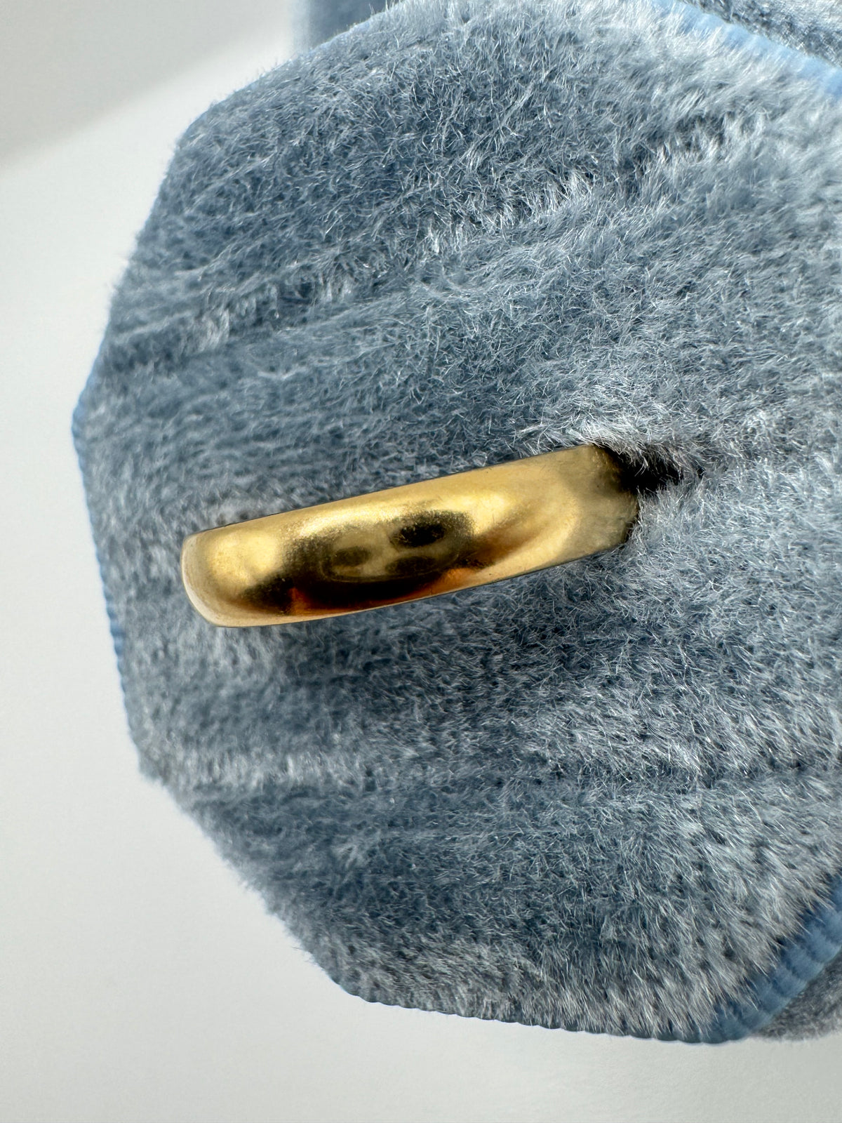 9ct gold band