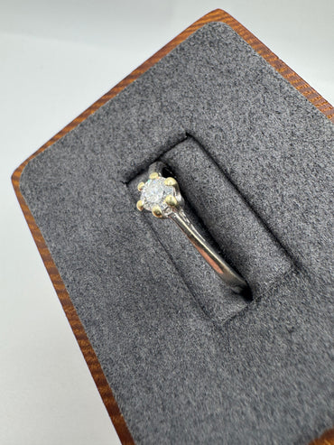 9ct white gold 0.25ct diamond ring