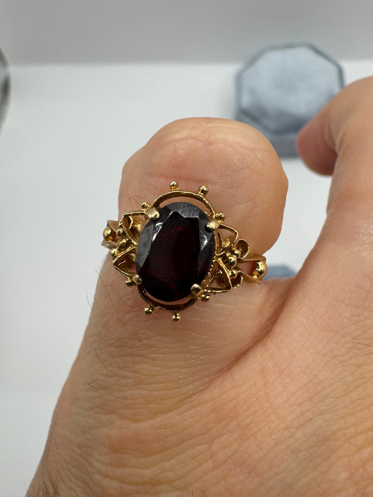 Vintage 9ct gold garnet ring
