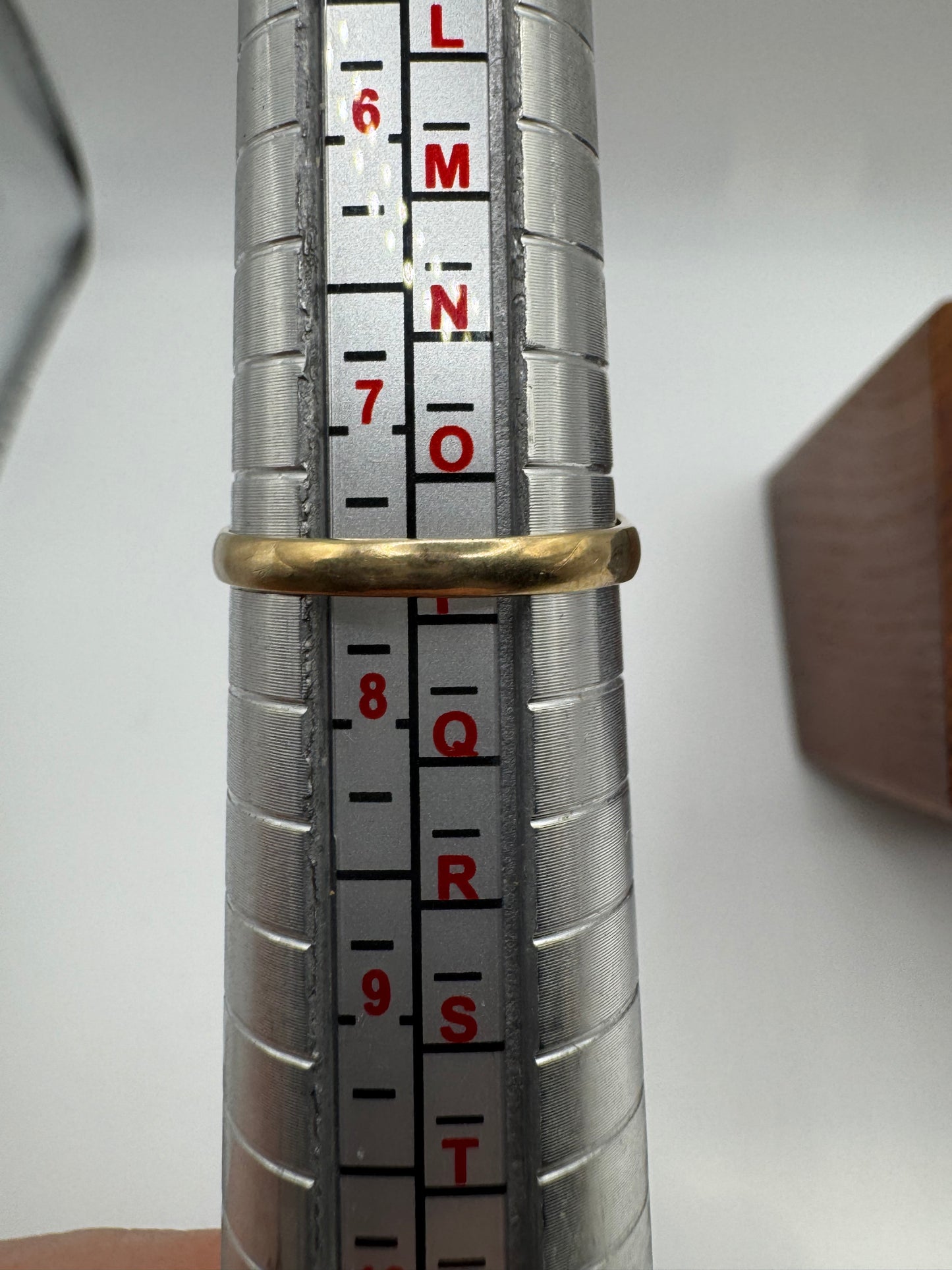 9ct gold sapphire gypsy ring