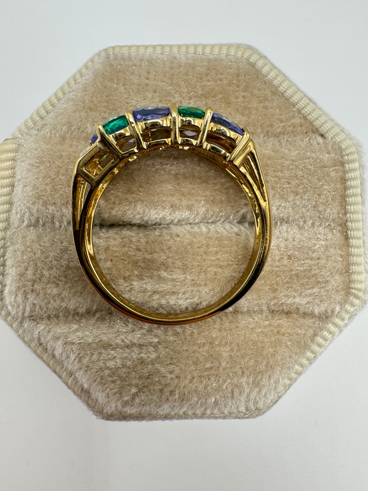 9ct gold emerald, tanzanite and diamond ring