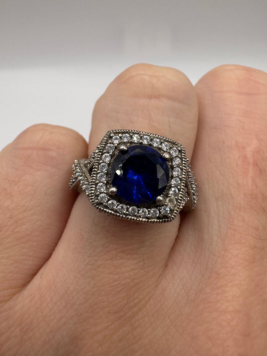 Silver gemstone ring