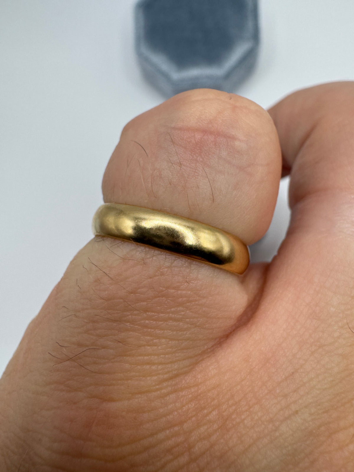 9ct gold band