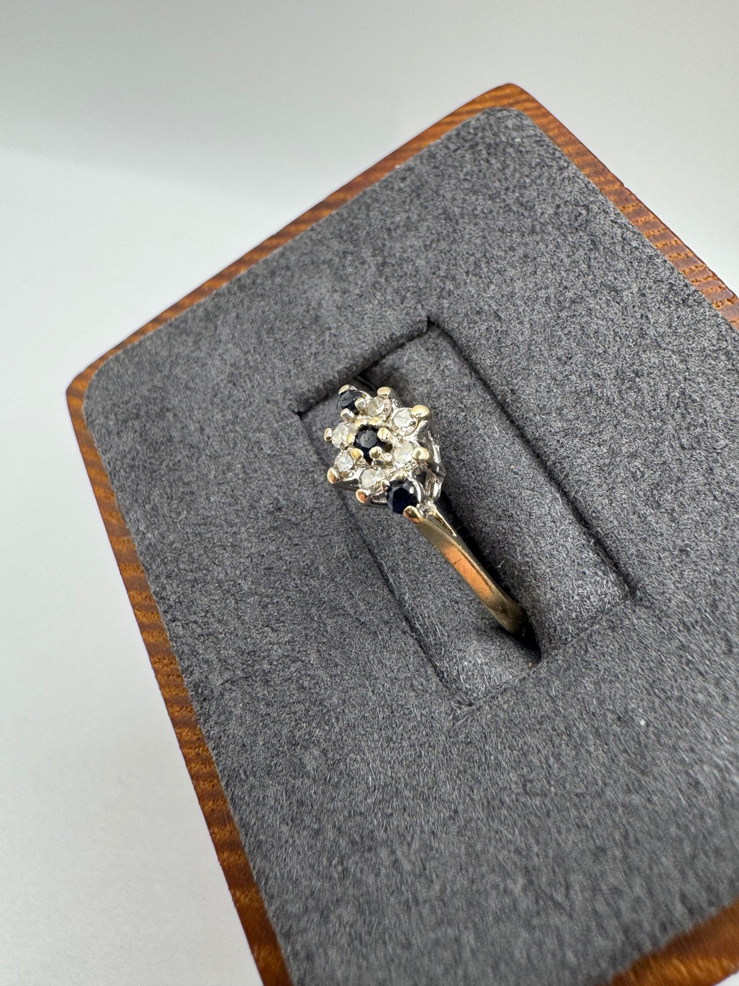 9ct gold sapphire and diamond ring