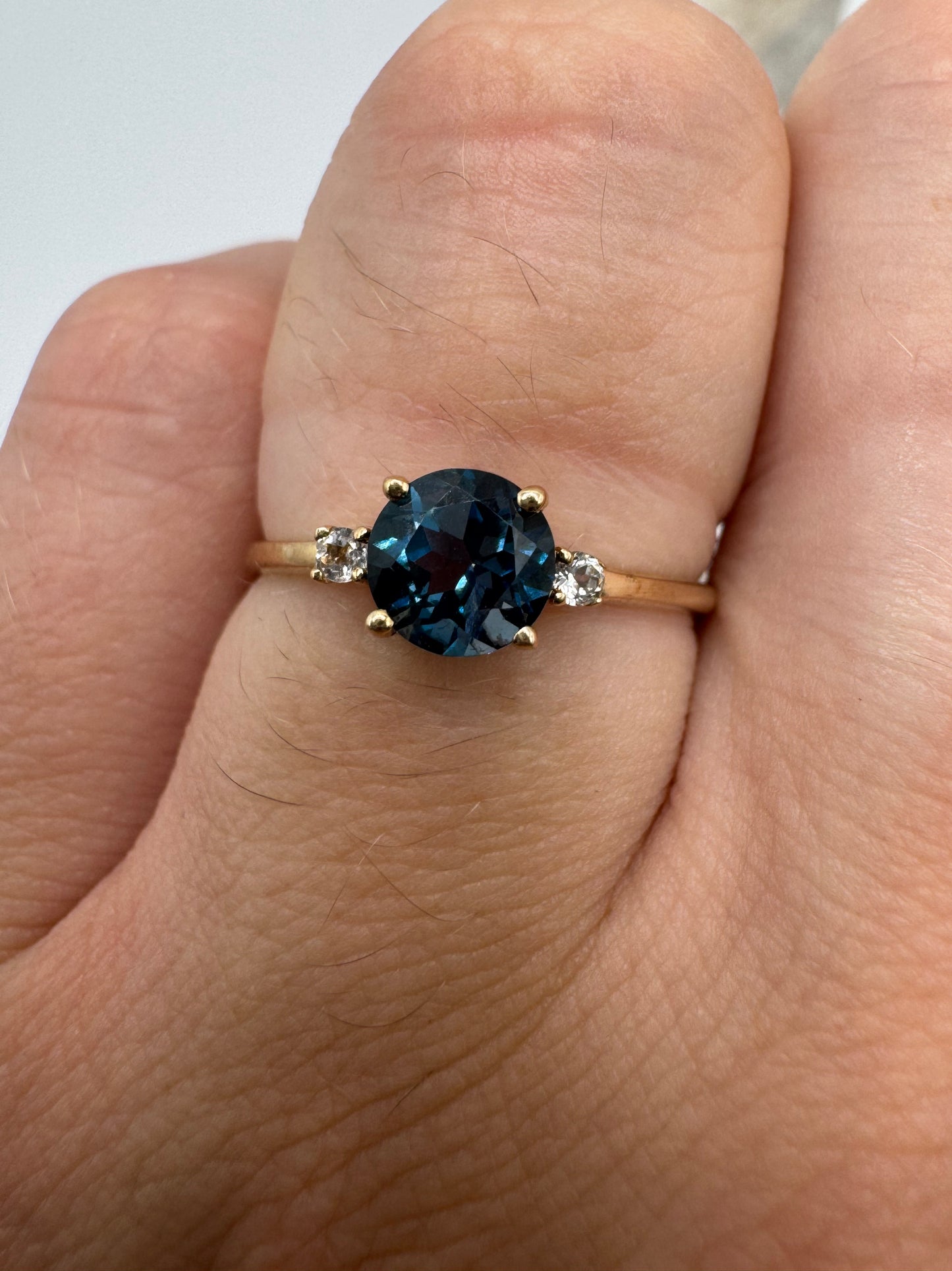 9ct gold spinel and zircon ring