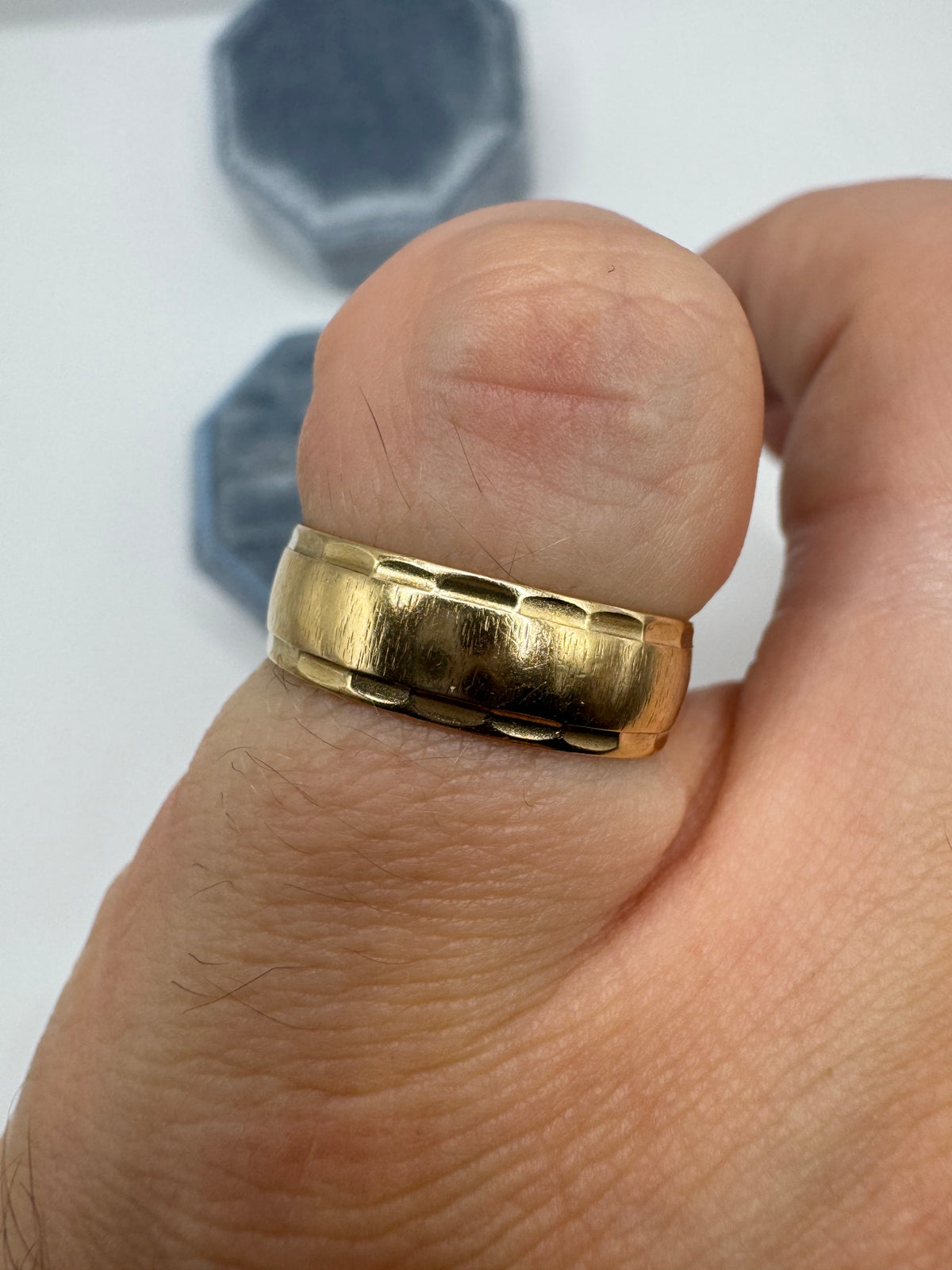 9ct gold band