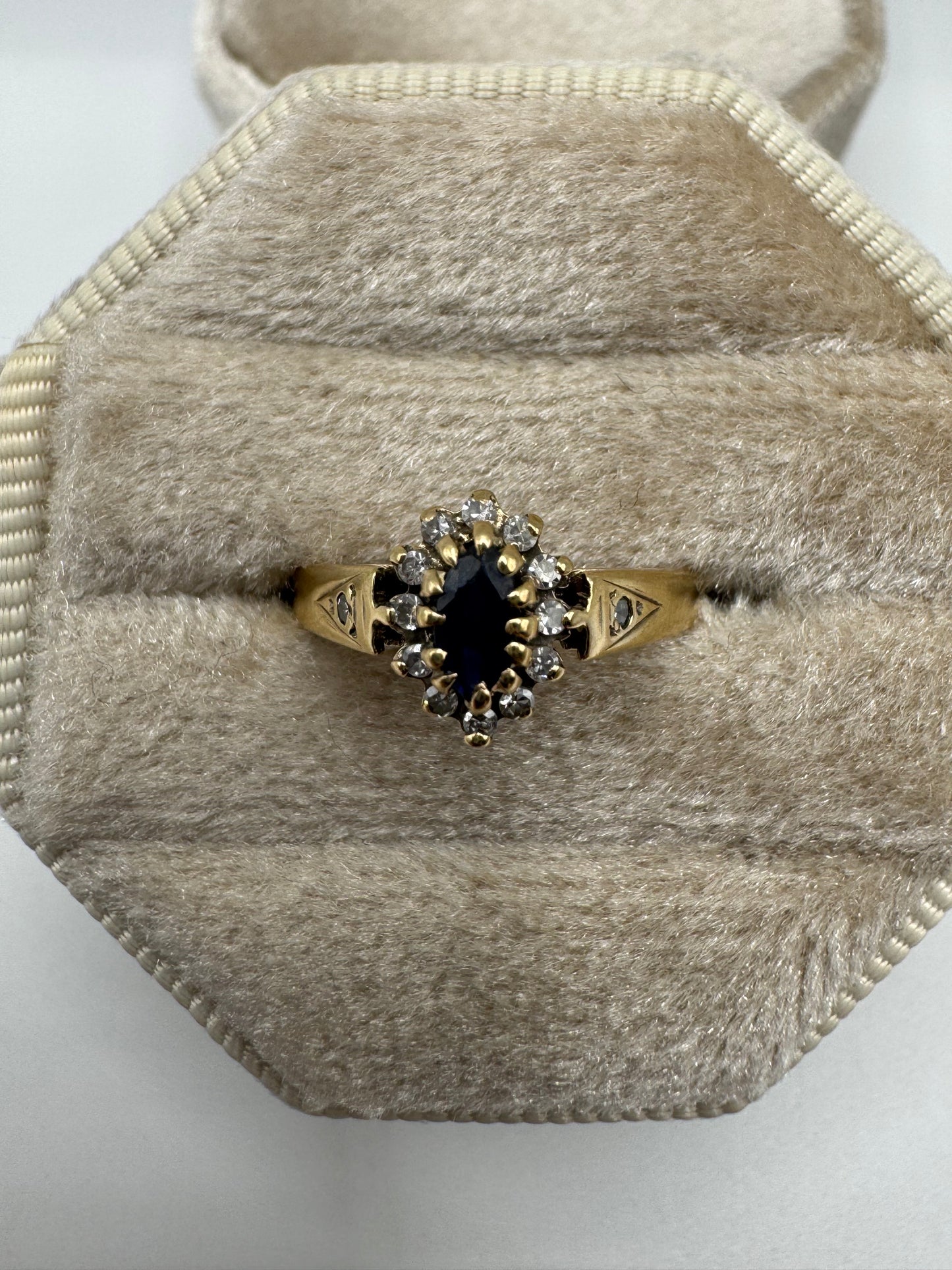 9ct gold sapphire and diamond ring