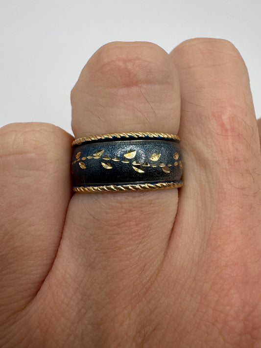 9ct gold patterned enamelled band