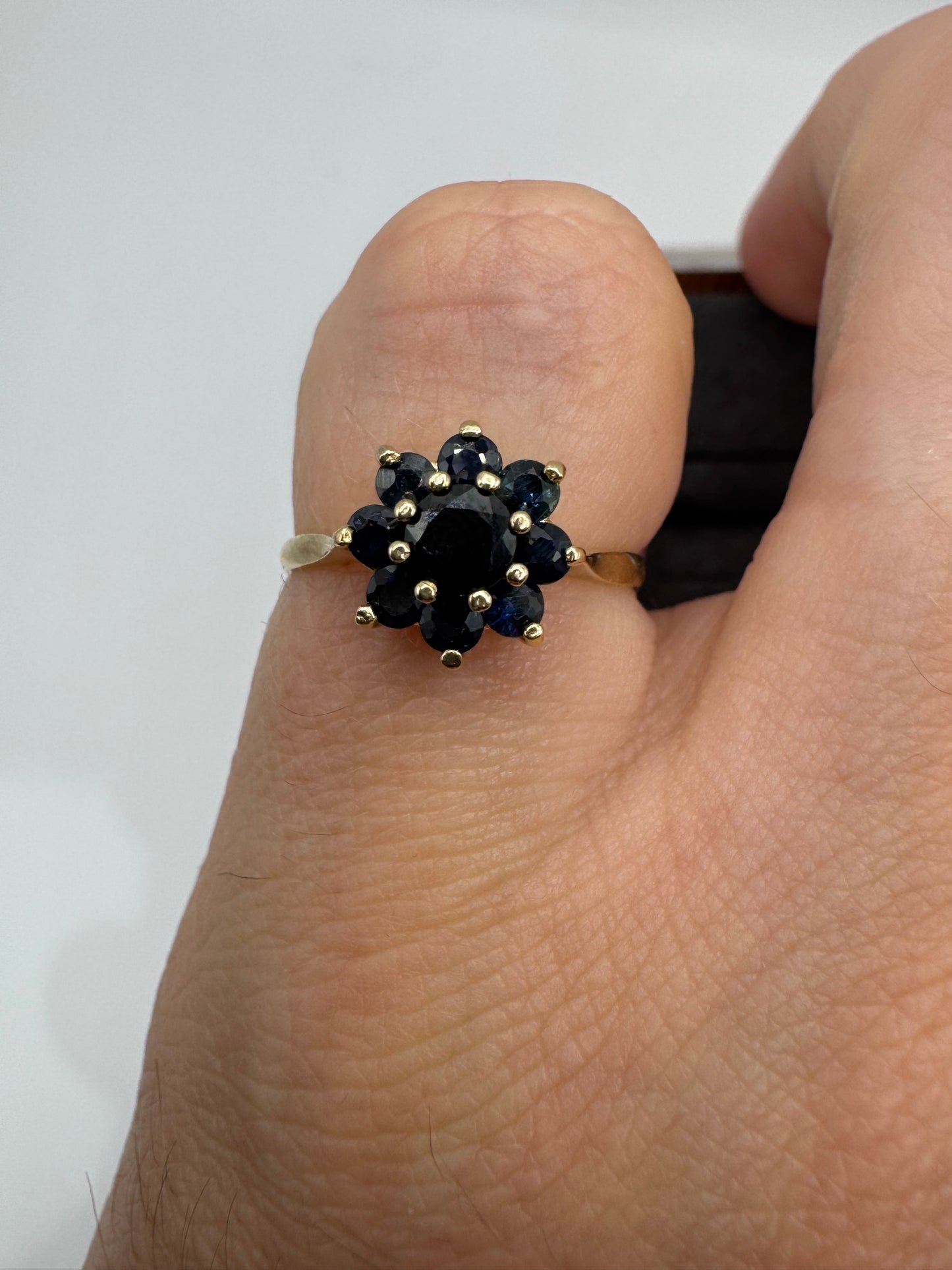 9ct gold sapphire cluster ring