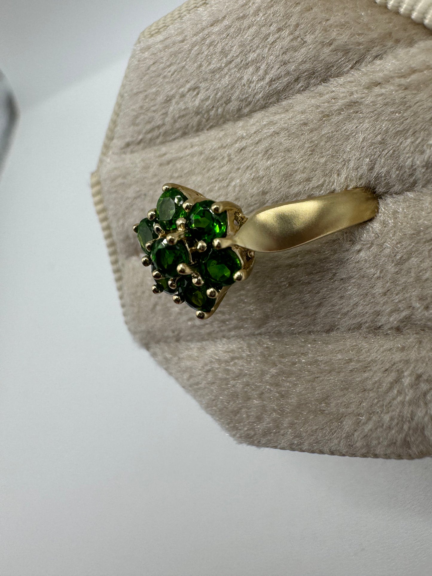 9ct gold diopside cluster ring