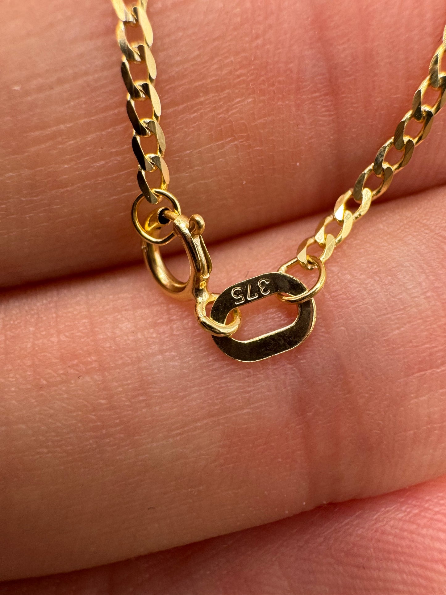 9ct gold curb chain 63 24”
