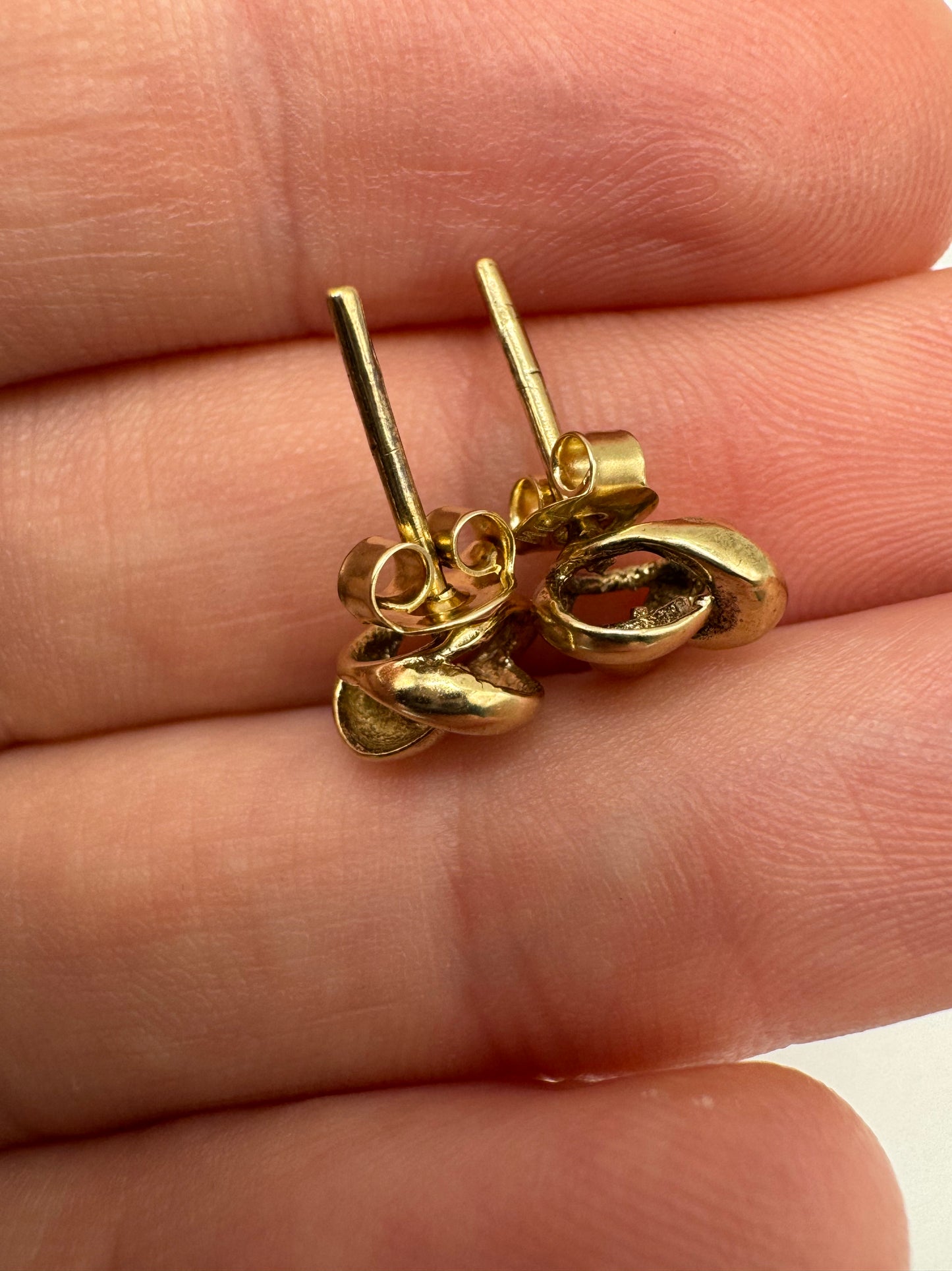 9ct gold knot earrings