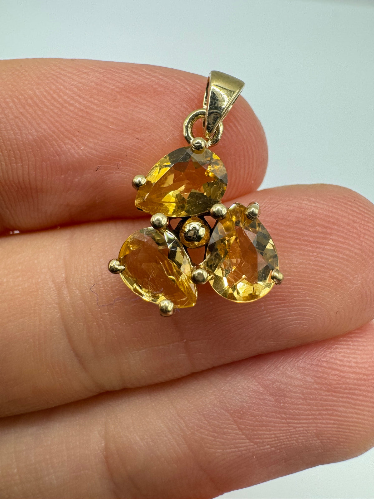 9ct gold citrine pendant