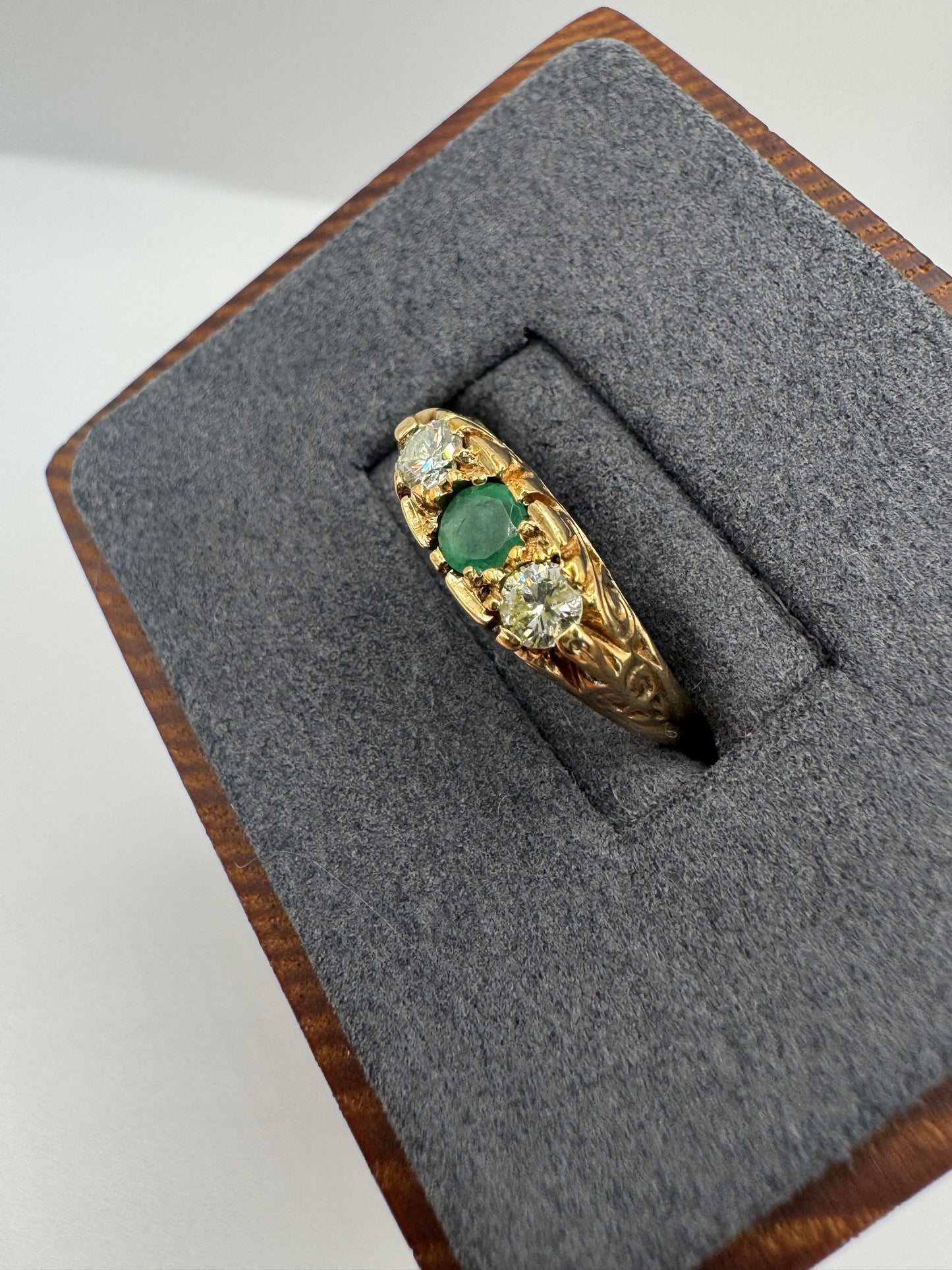 9ct gold emerald and diamond ring