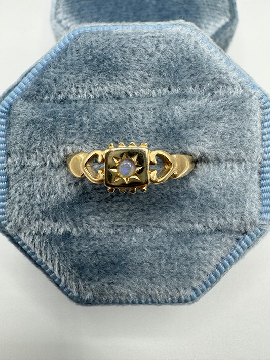 9ct gold moonstone gypsy ring