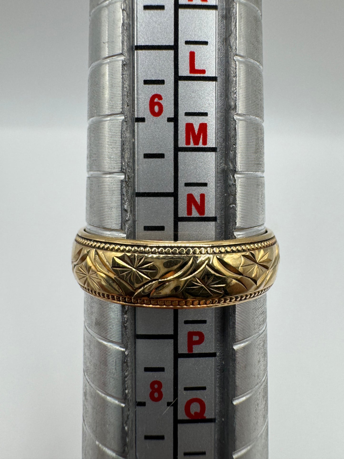 9ct gold patterned band
