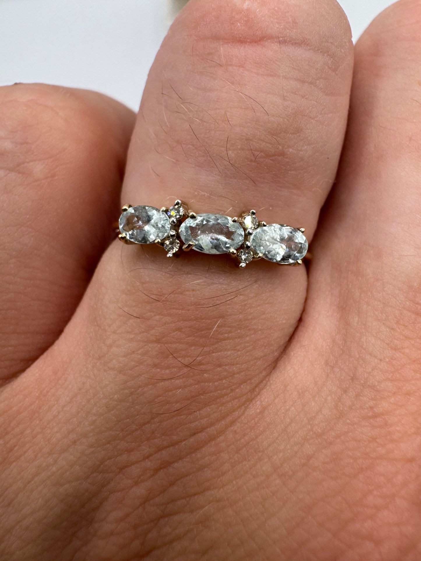 9ct gold aquamarine and diamond ring