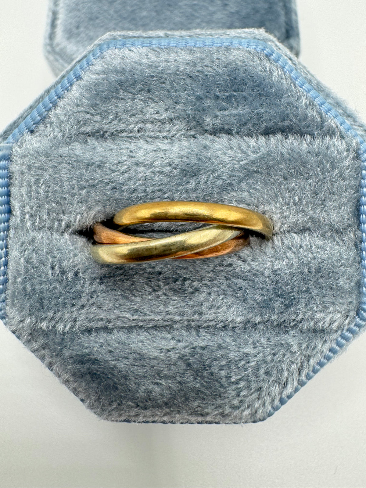 9ct tri-gold Russian band