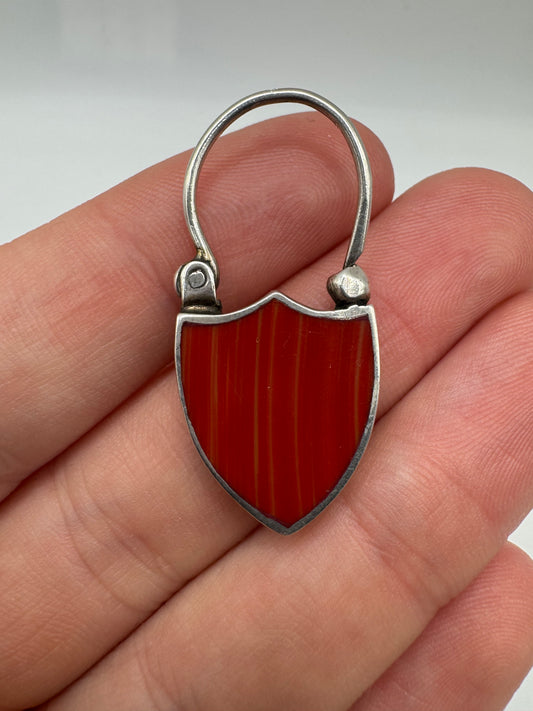 Silver engraved agate padlock