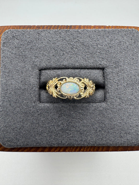 9ct gold opal ring