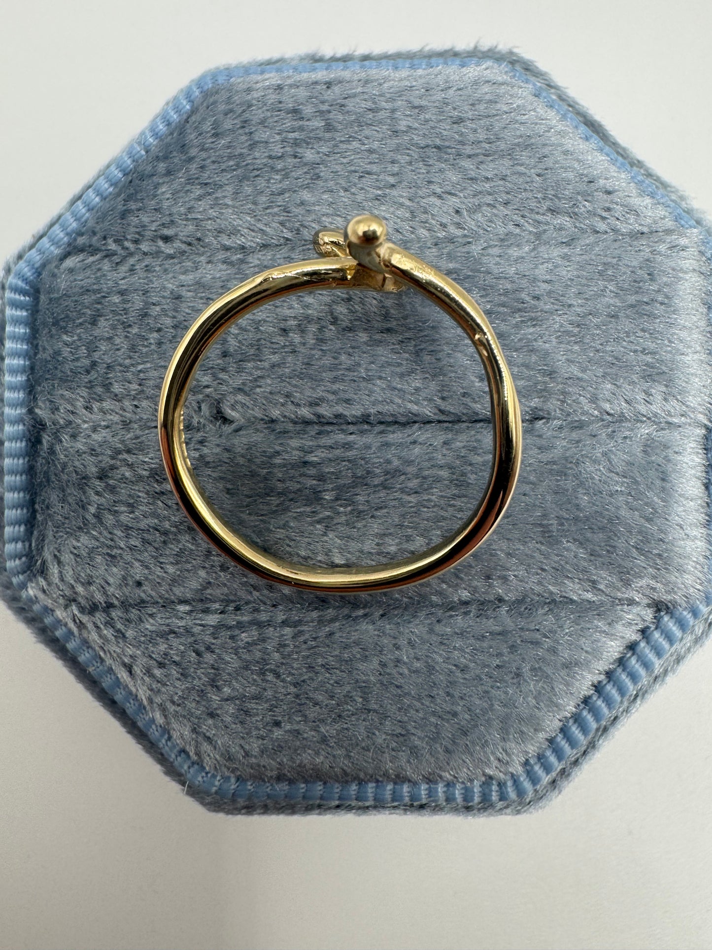 9ct gold cat ring