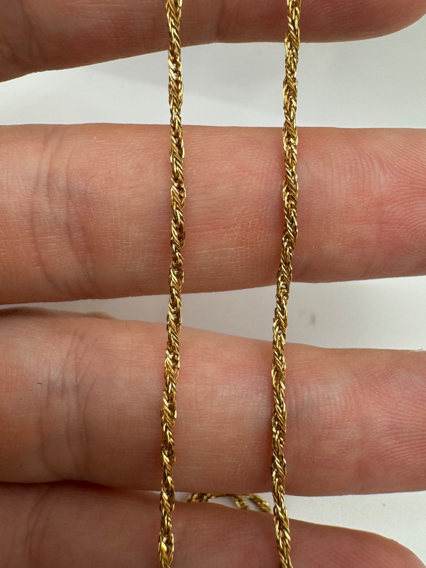 9ct gold chain 6 19”